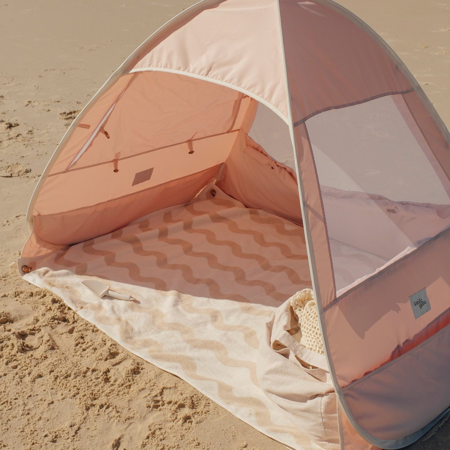 Lozi & Gabe: Pop-up Tent Blush | Baby Beach Tents